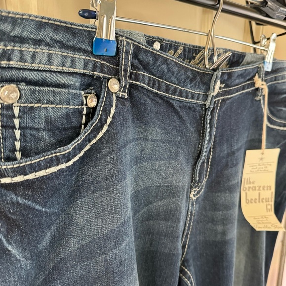 NWT Vanilla Star Brazen Bootcut Fit Jeans - Picture 4 of 9